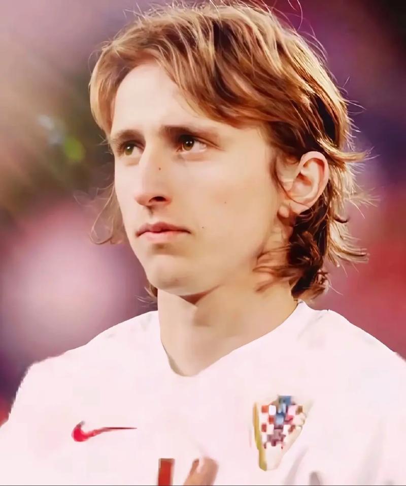 尹鸿博告别信：膝盖和小腿肌无法承受梦想之重，未来会做青训