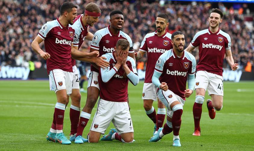 列维谈解雇澳波：热刺必须在所有战线赢球，英超成绩说明一切