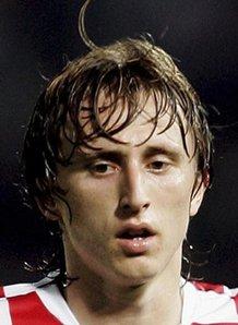 世体：巴萨有意霍芬海姆前锋阿斯拉尼，解约金最高2900万